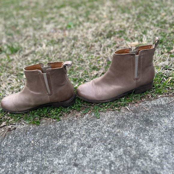 Olu Kai boots - Picture 1 of 5